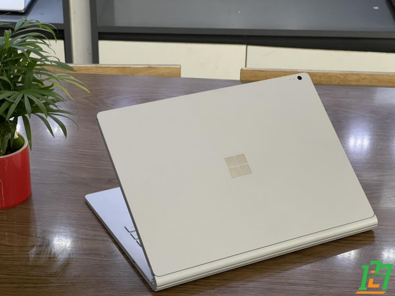 Surface Book ( i7/16GB/512GB )