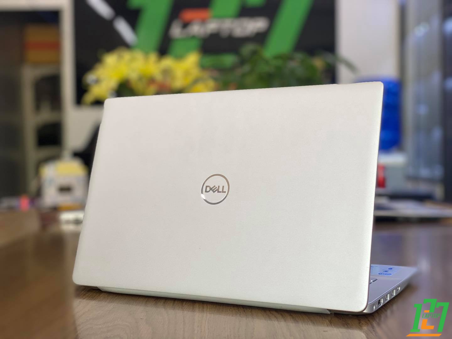 DELL Inspiron N5490