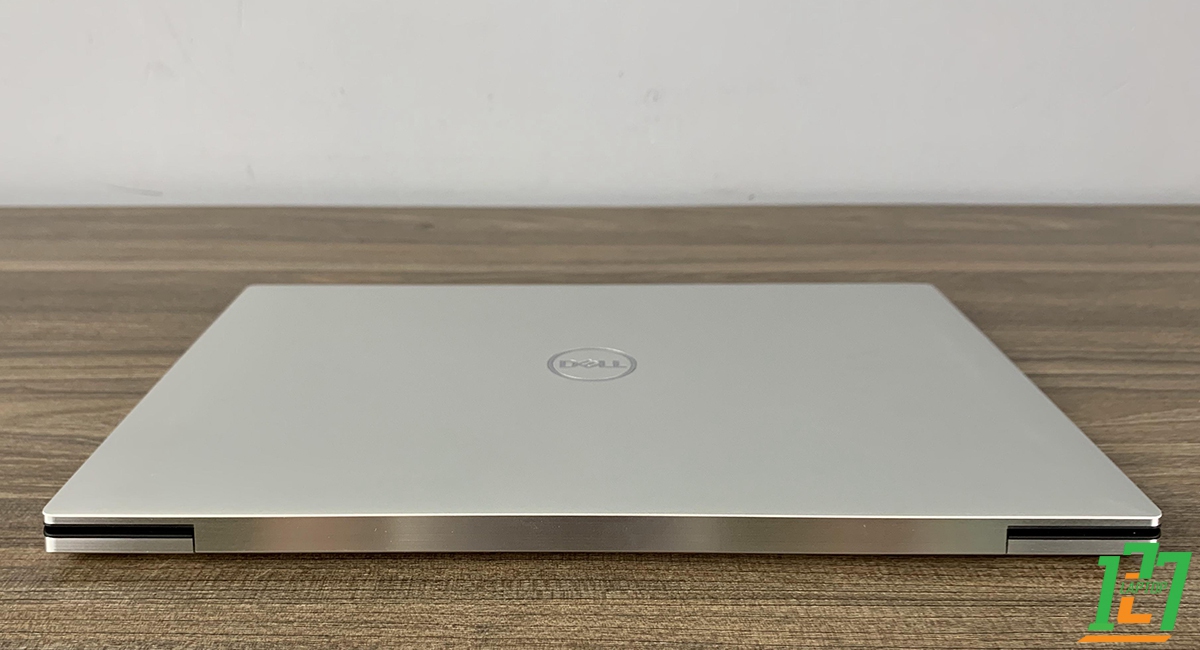 Dell XPS 9300 [ like new]